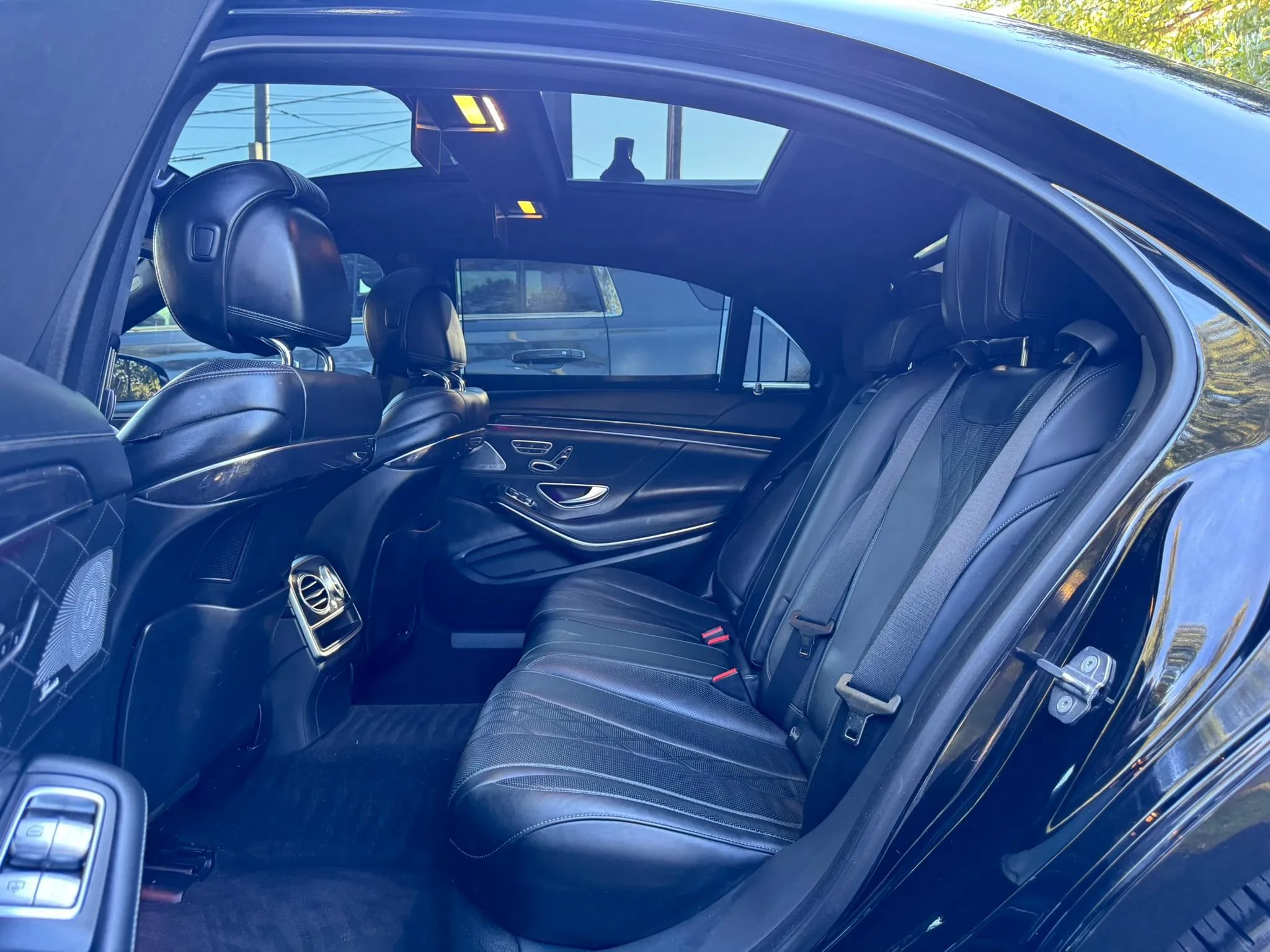 Used 2019 Mercedes-Benz S 560 Sedan image 35