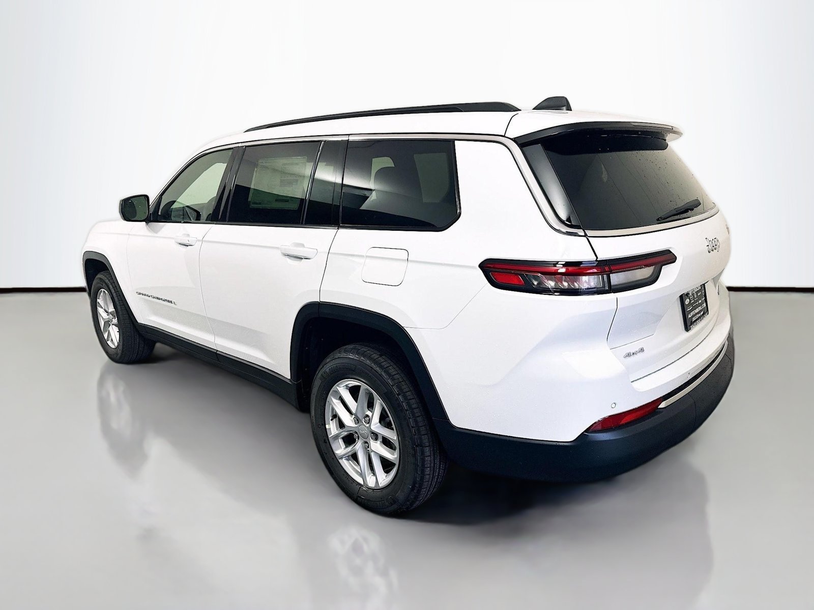 New 2026 Jeep Grand Cherokee L Laredo AWD/4WD image 5