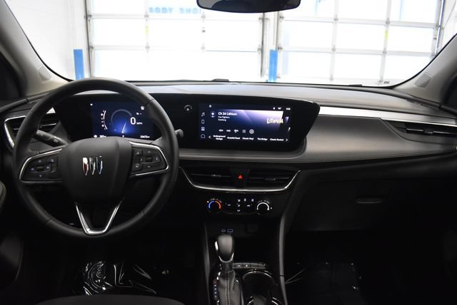 Used 2025 Buick Encore GX Preferred AWD/4WD image 5