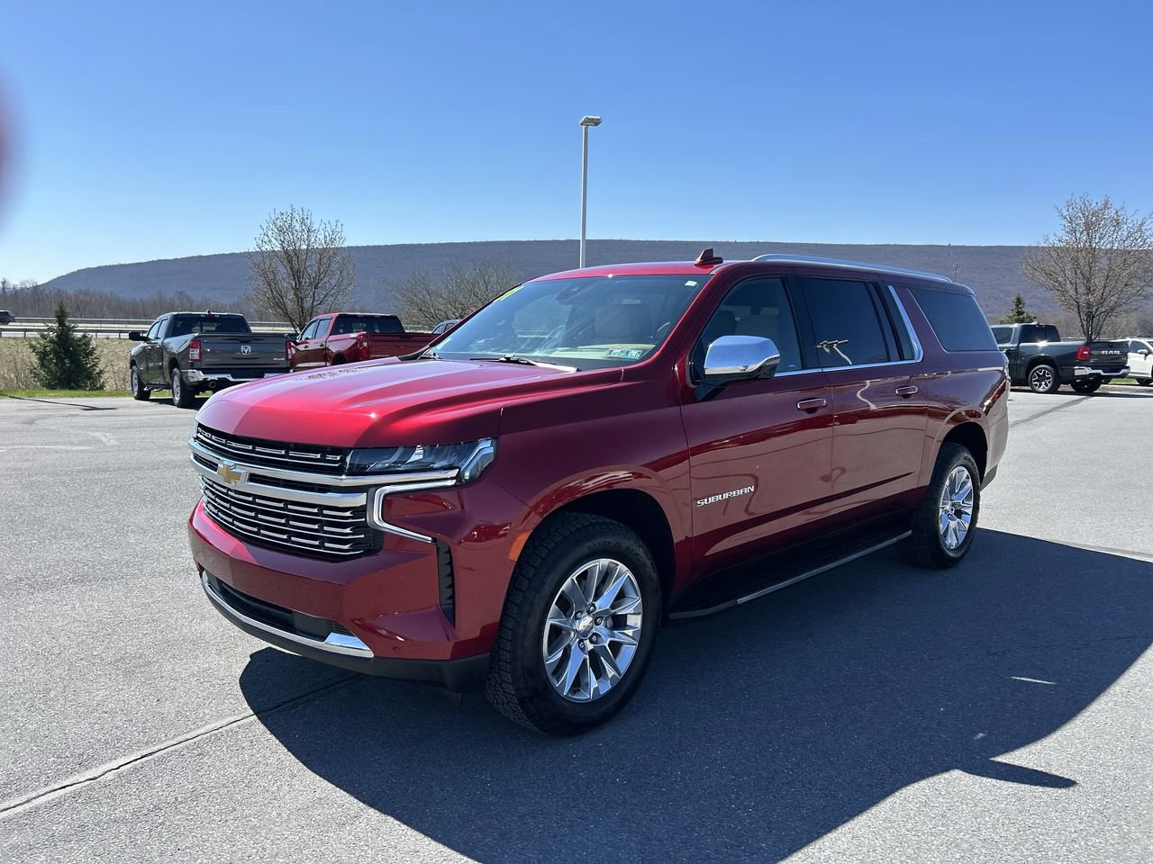 Used 2021 Chevrolet Suburban Premier w/ Premium Package AWD/4WD image 3