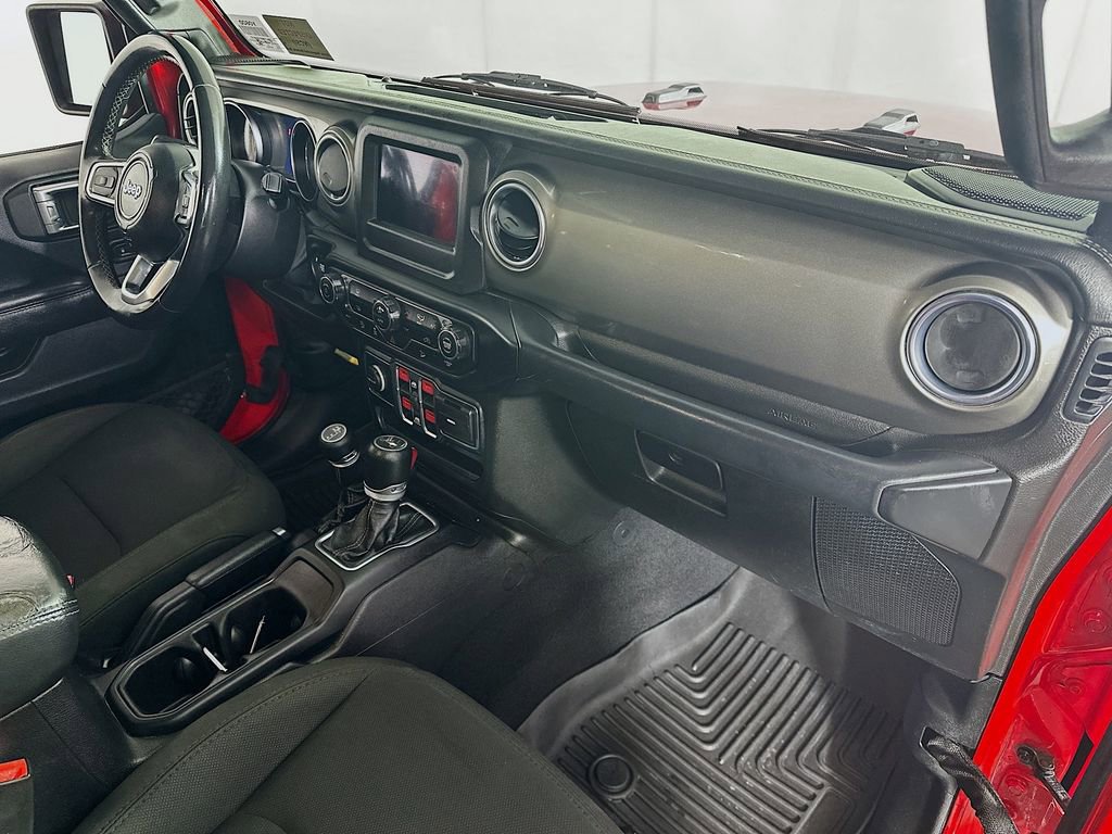 Used 2019 Jeep Wrangler Unlimited Sahara image 32