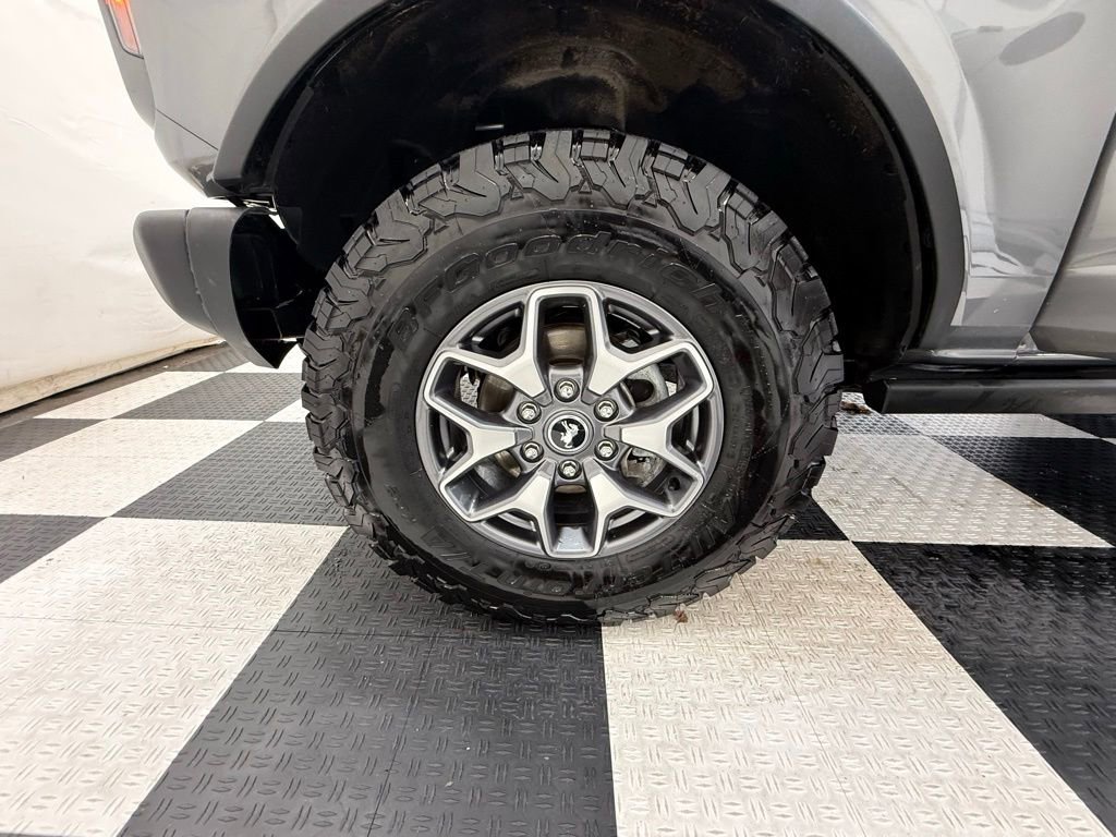 Used 2023 Ford Bronco Badlands image 10