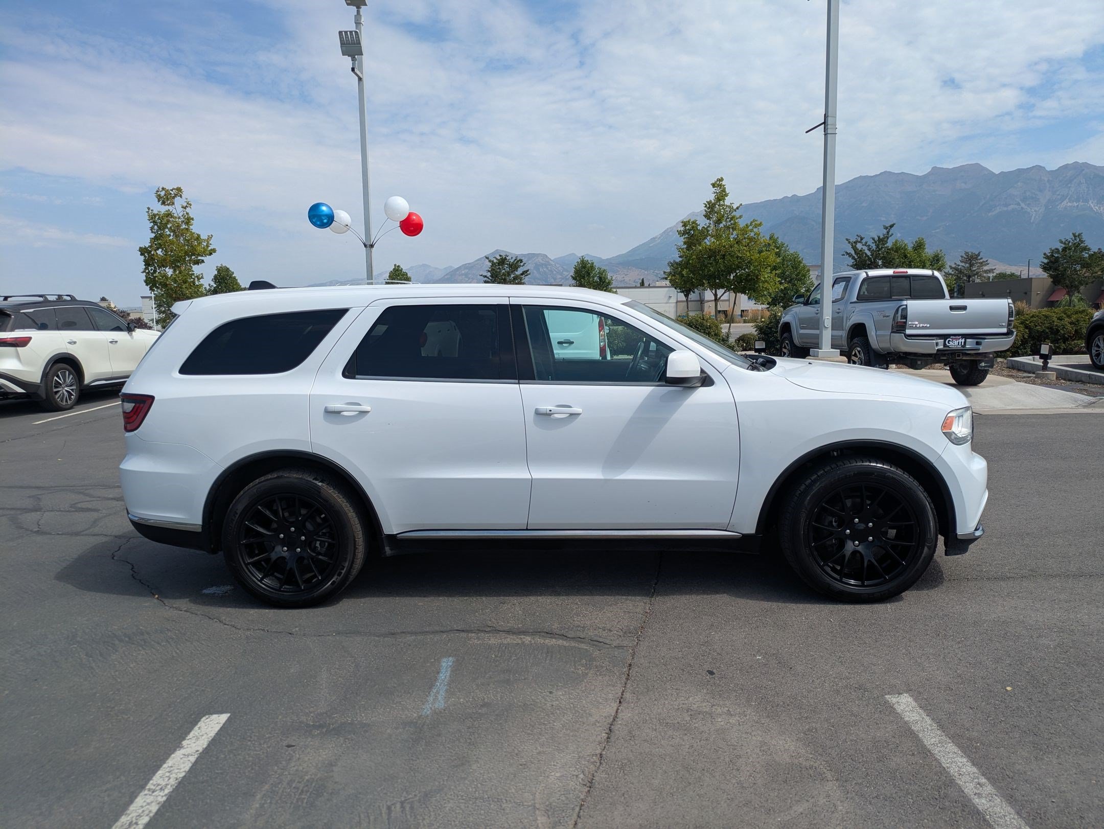 Used 2019 Dodge Durango SXT w/ 3rd Row Seating Group RWD image 2