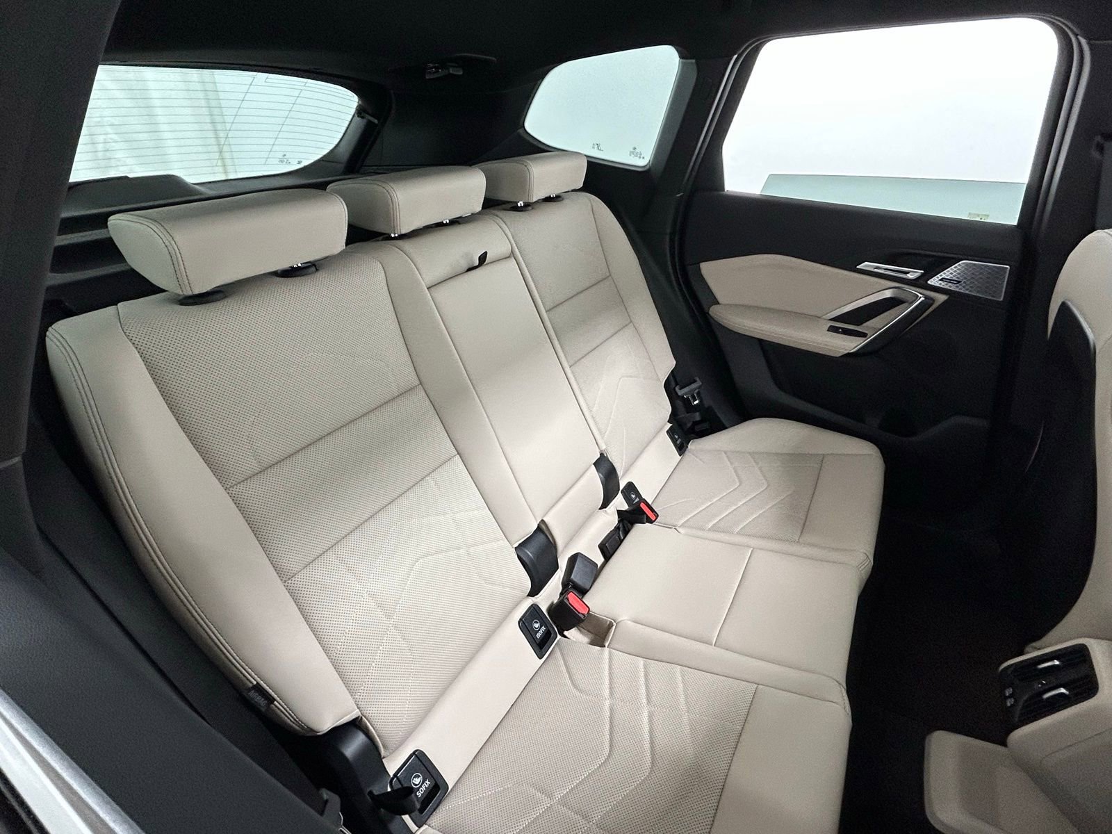 New 2025 BMW X1 xDrive28i w/ Premium Package image 37