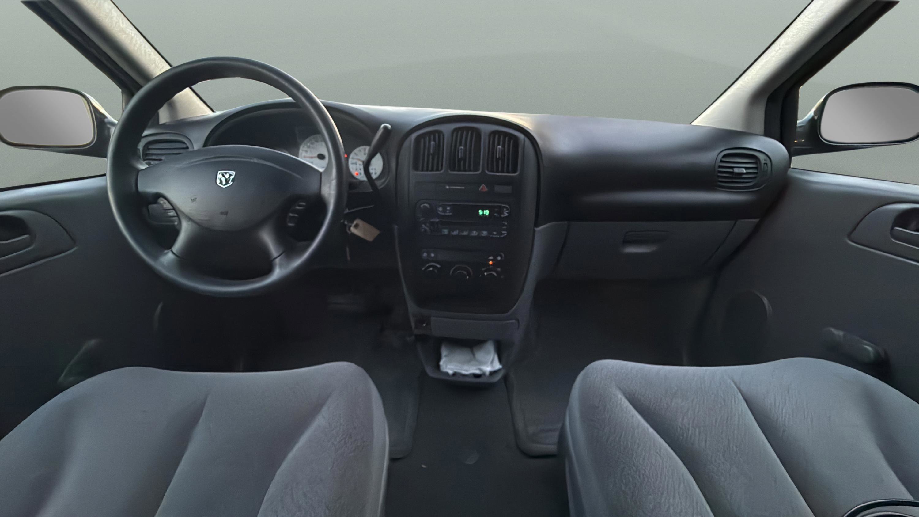 Used 2005 Dodge Grand Caravan SE image 24