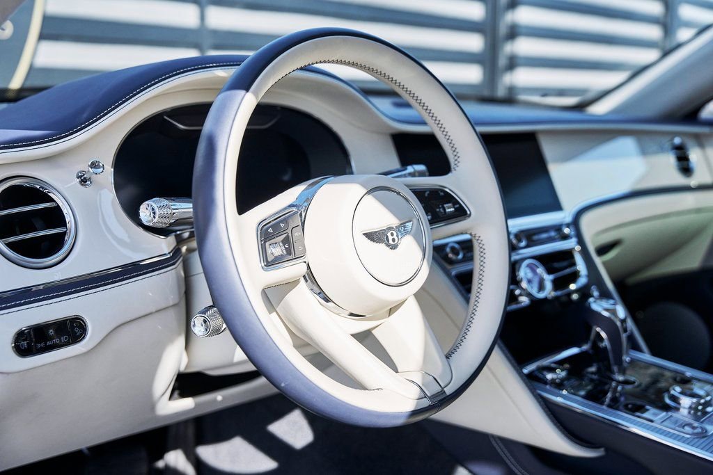Used 2024 Bentley Flying Spur V8 AWD/4WD image 35