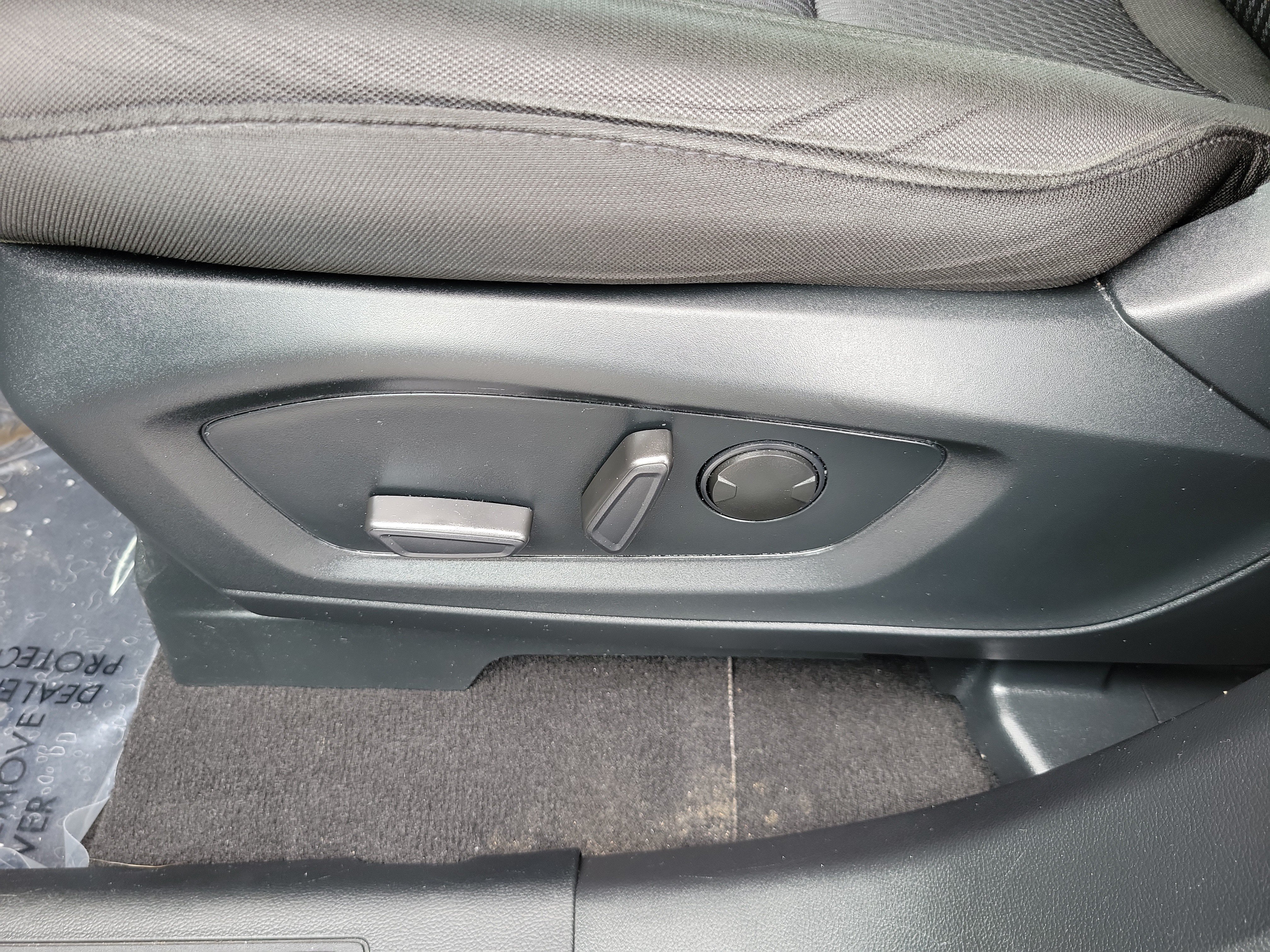 Certified 2024 Ford Explorer XLT RWD image 11
