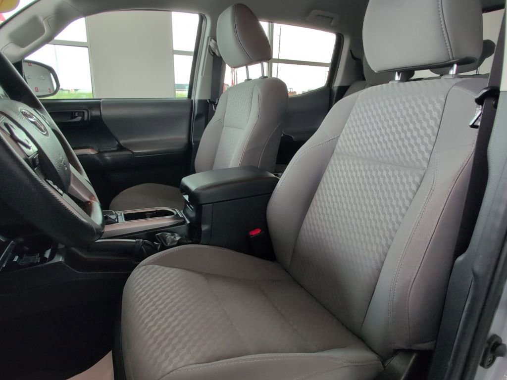 Used 2022 Toyota Tacoma SR5 w/ Technology Package RWD image 14