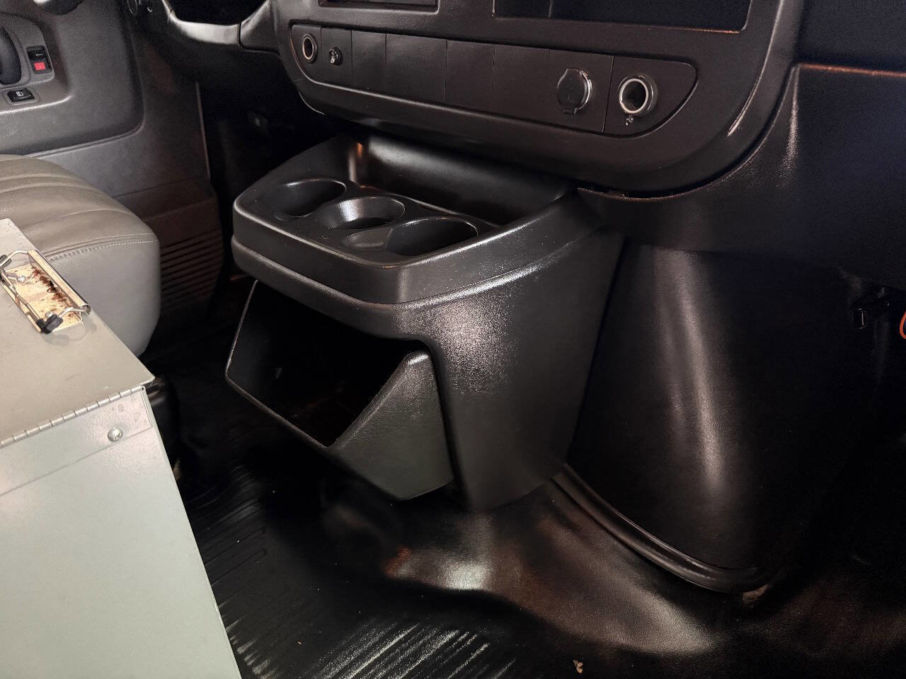 Used 2014 Chevrolet Express 3500 Extended RWD image 87