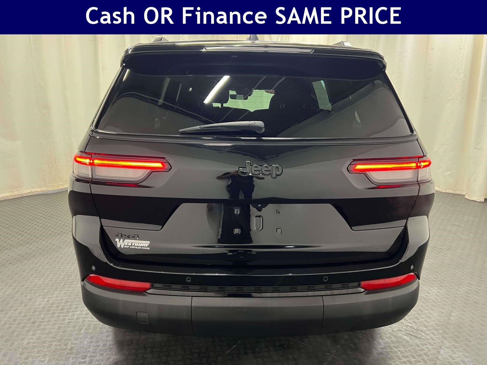 Certified 2025 Jeep Grand Cherokee L Altitude AWD/4WD image 10