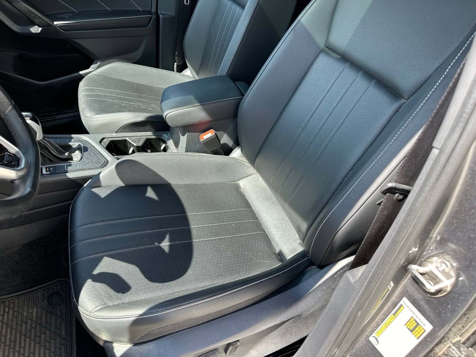 Used 2024 Volkswagen Tiguan SE R-Line w/ MDO Package, Three-Row FWD image 13