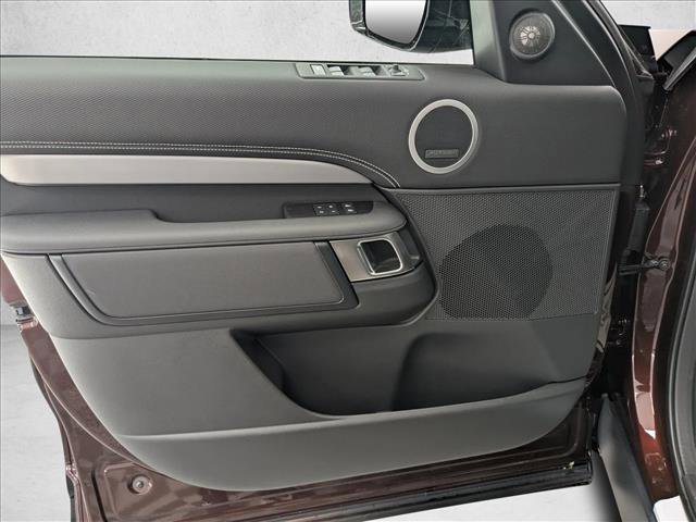 New 2026 Land Rover Discovery Limited Edition image 18