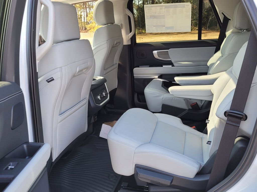 New 2025 Ford Expedition Platinum w/ Driver's Package AWD/4WD image 6