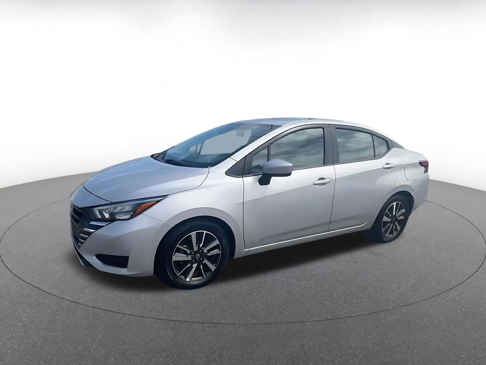 Used 2025 Nissan Versa SV FWD image 8
