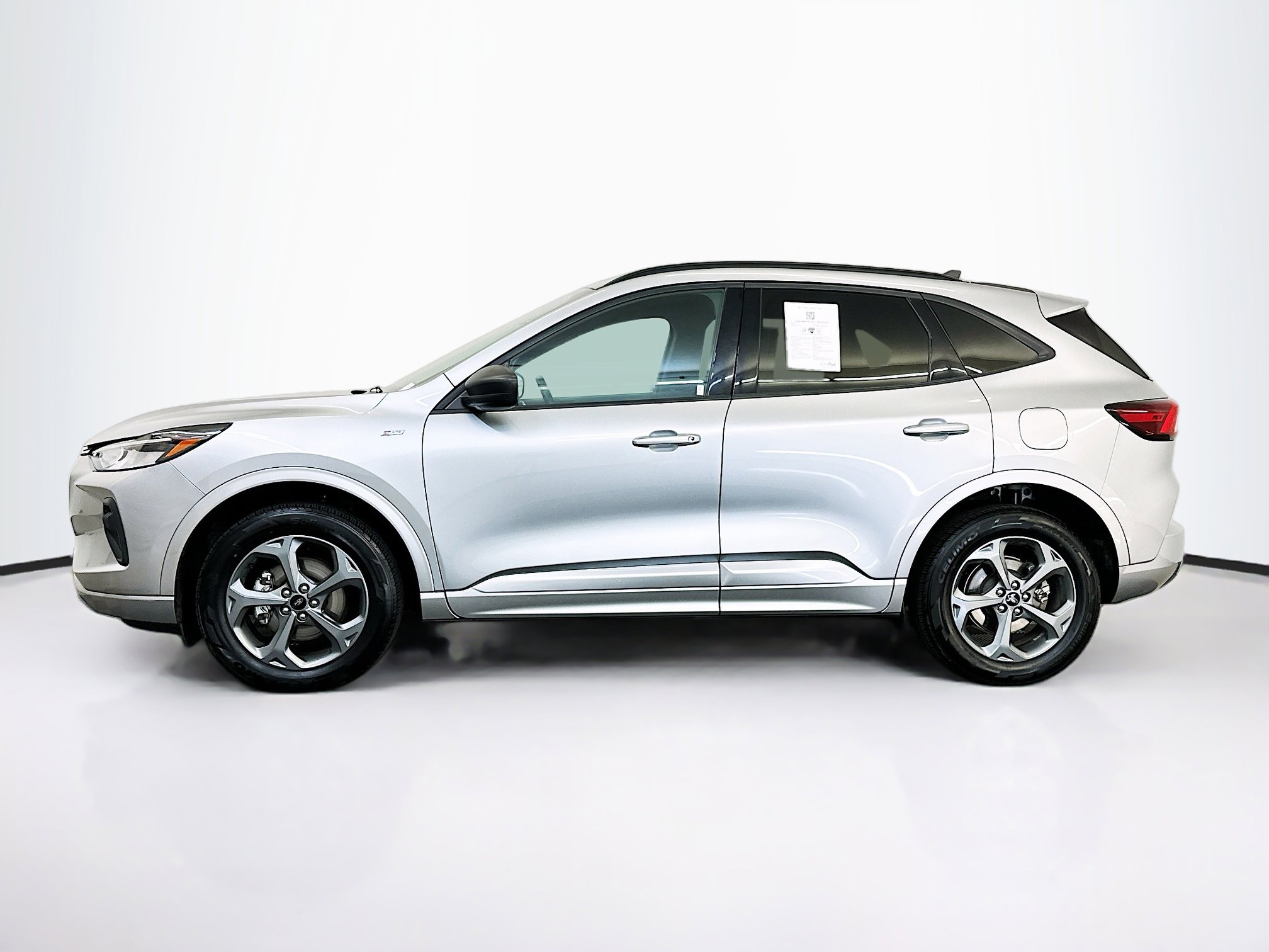 Used 2024 Ford Escape ST-Line image 4