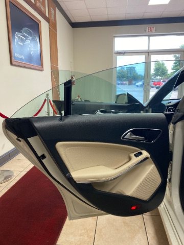 Used 2018 Mercedes-Benz CLA 250 4MATIC image 7