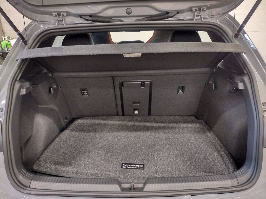 New 2026 Volkswagen GTI SE image 17