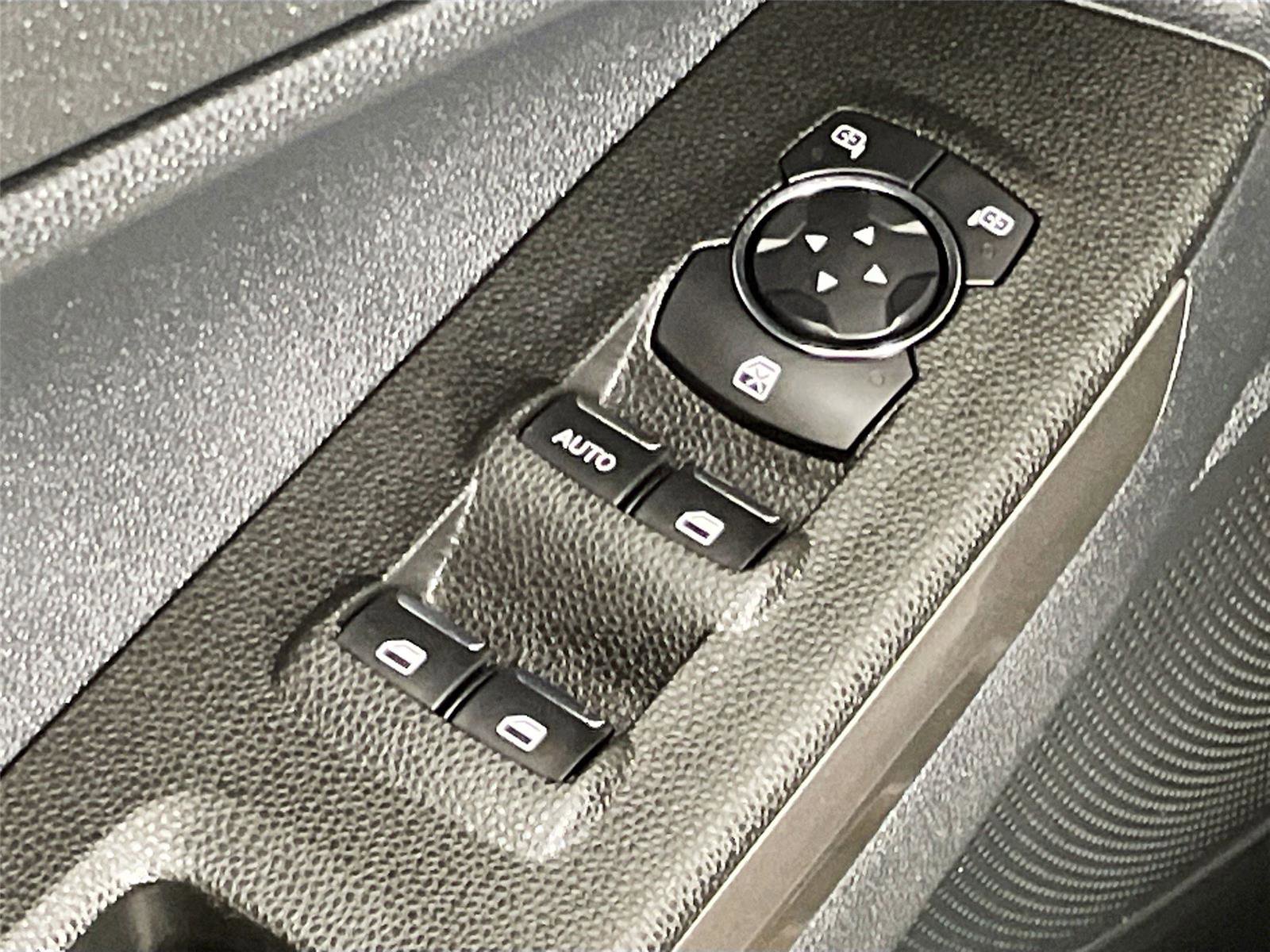 Used 2021 Ford EcoSport SE image 19