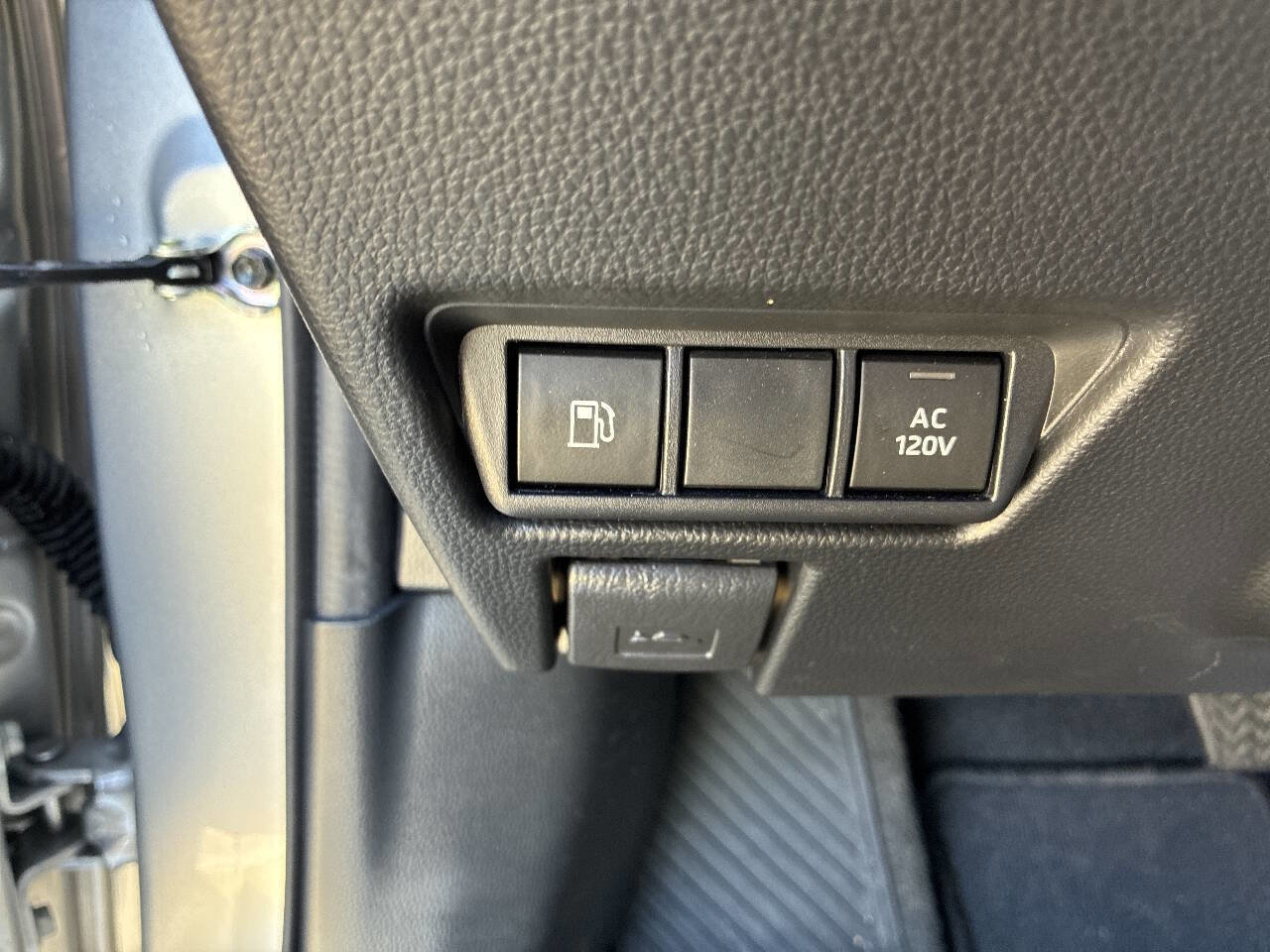 Used 2023 Toyota Prius Prime FWD image 23