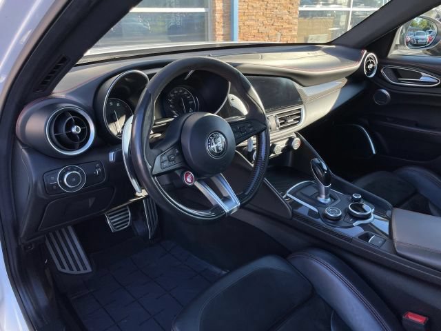Used 2018 Alfa Romeo Giulia Quadrifoglio w/ Driver Assist Dynamic Package RWD image 2