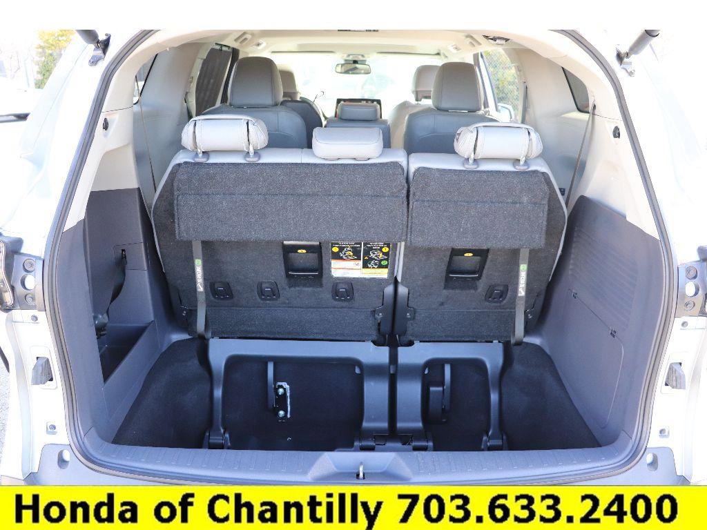 Used 2024 Toyota Sienna XLE image 26