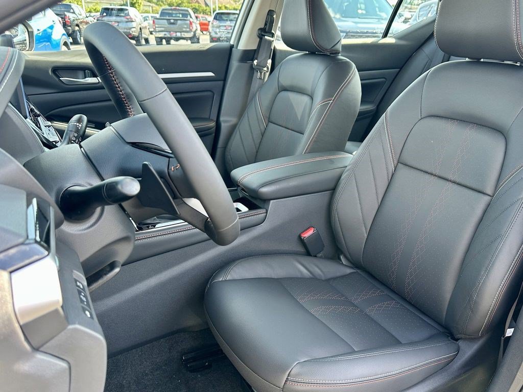 Used 2025 Nissan Altima 2.5 SR w/ SR Premium Package FWD image 22