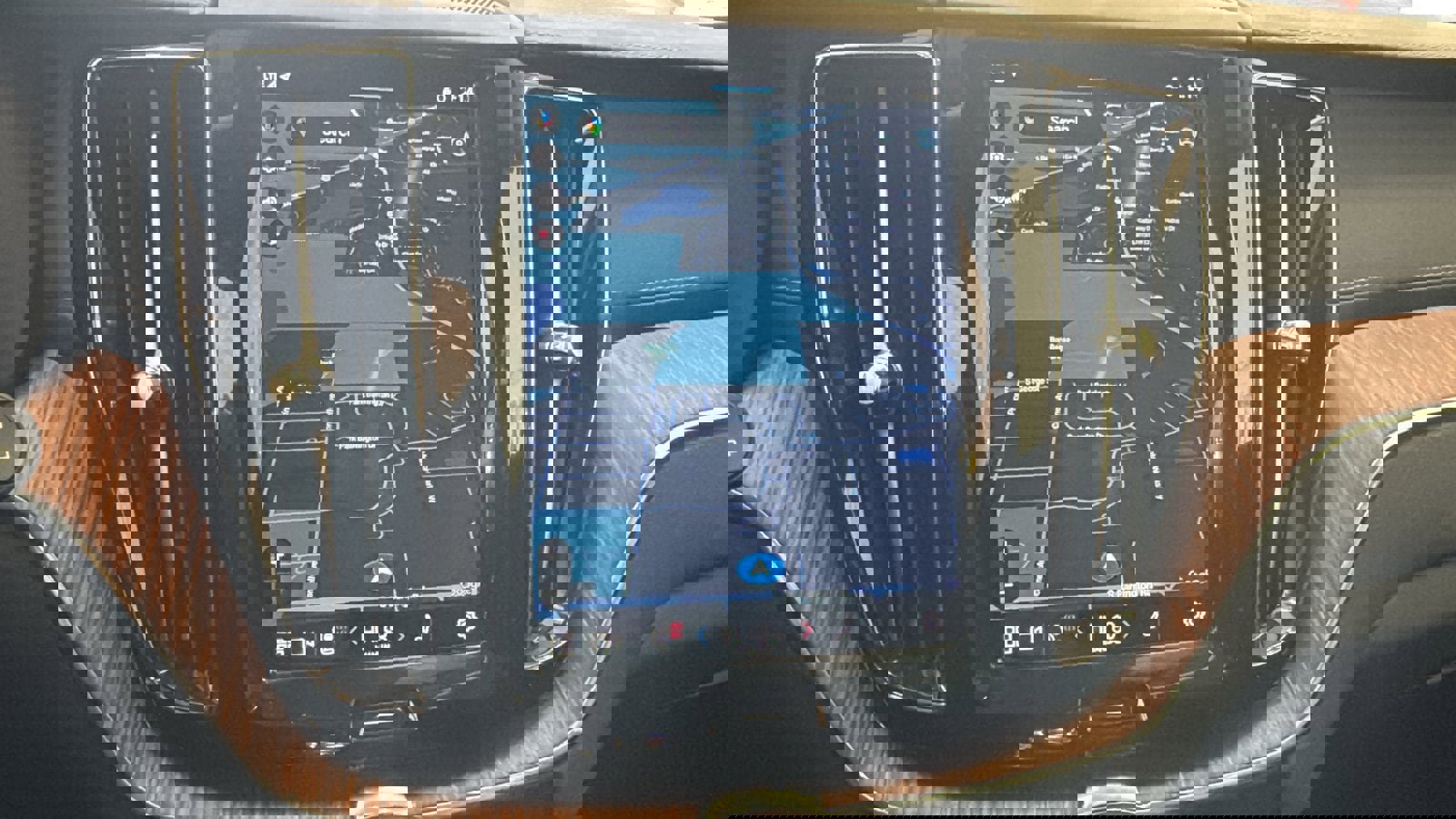 Certified 2023 Volvo XC60 B5 Ultimate w/ Climate Package image 16