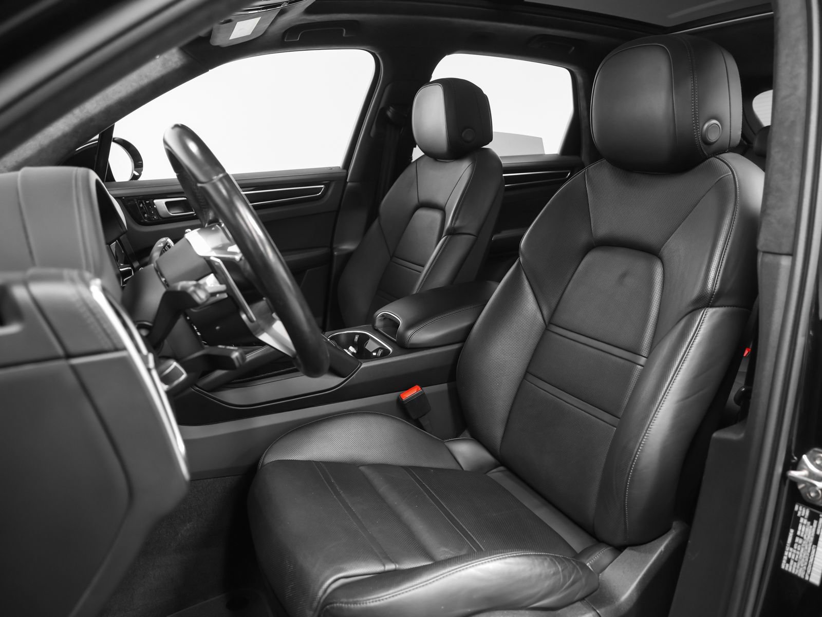 Certified 2021 Porsche Cayenne GTS AWD/4WD image 5