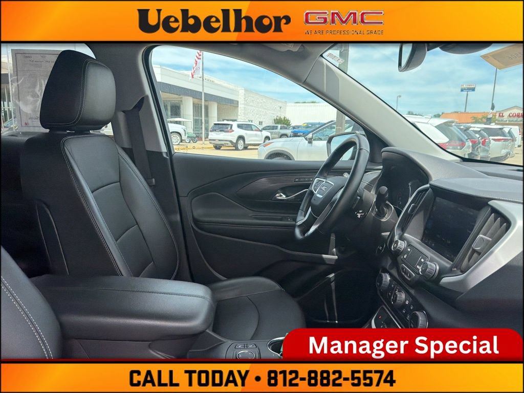 Used 2024 GMC Terrain SLT AWD/4WD image 2