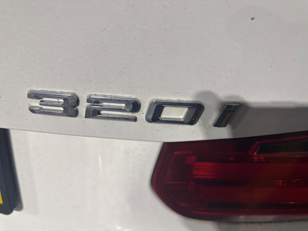Used 2014 BMW 320i xDrive Sedan image 5