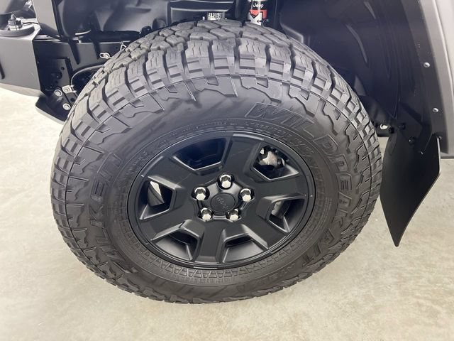 Used 2023 Jeep Gladiator Mojave w/ LED Lighting Group AWD/4WD image 33