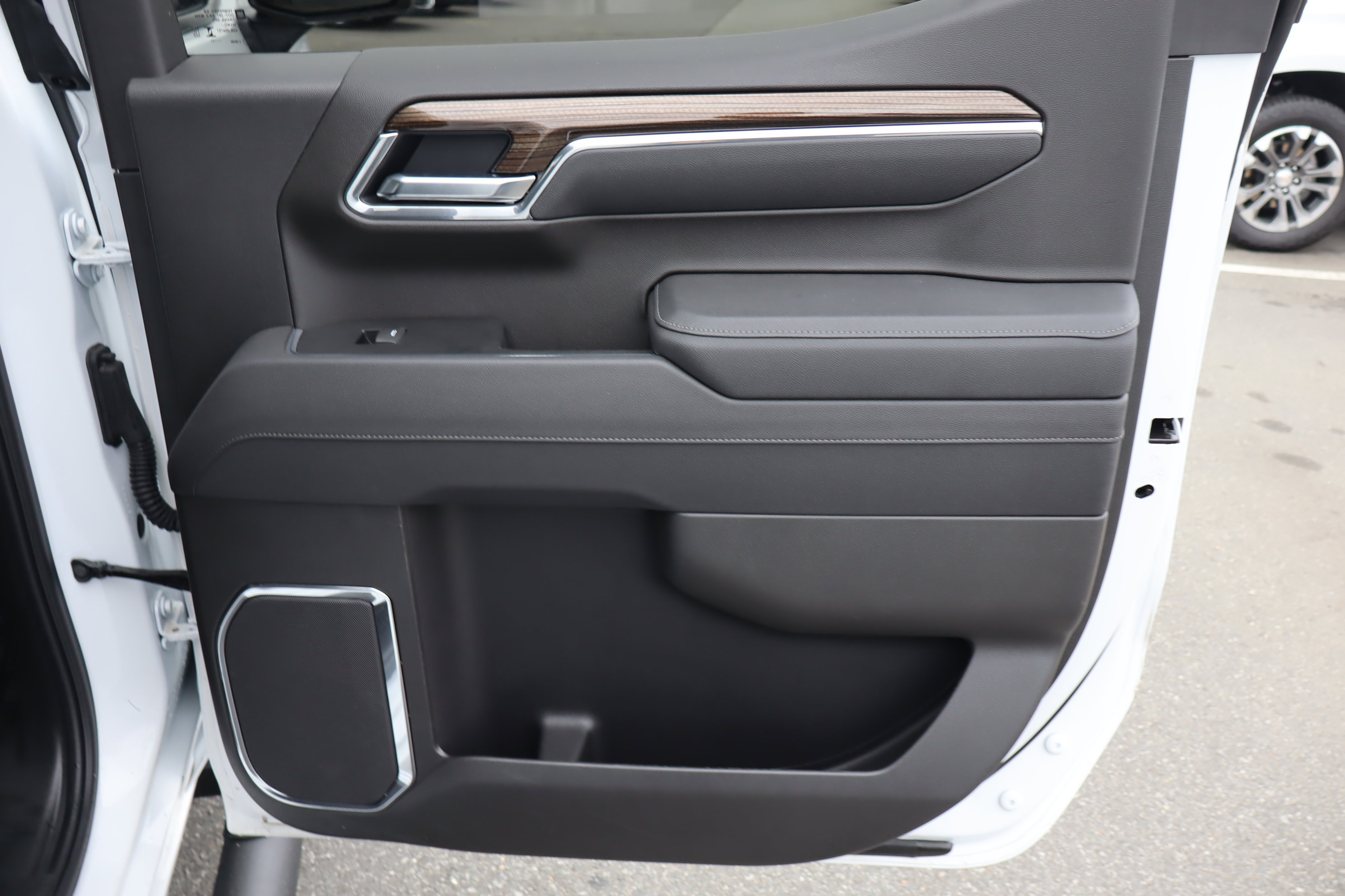 Certified 2025 Chevrolet Silverado 1500 LT Trail Boss w/ Convenience Package II image 34