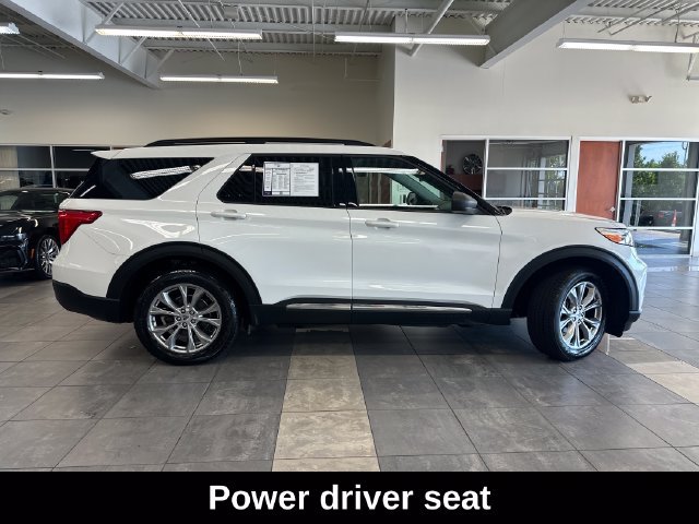 Used 2023 Ford Explorer XLT w/ Equipment Group 202A AWD/4WD image 14
