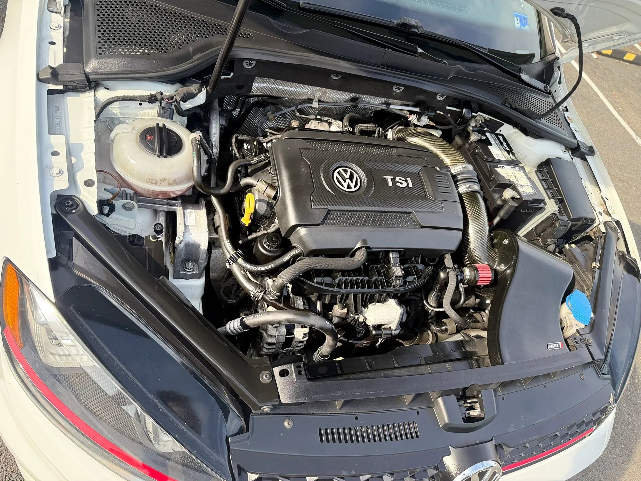 Used 2015 Volkswagen GTI SE image 41