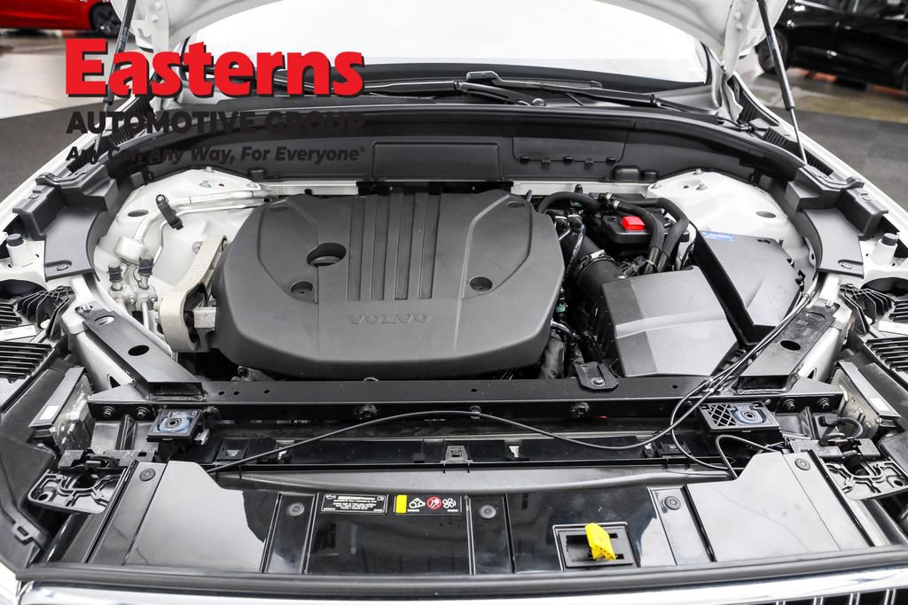 Used 2023 Volvo XC60 B5 Plus image 7