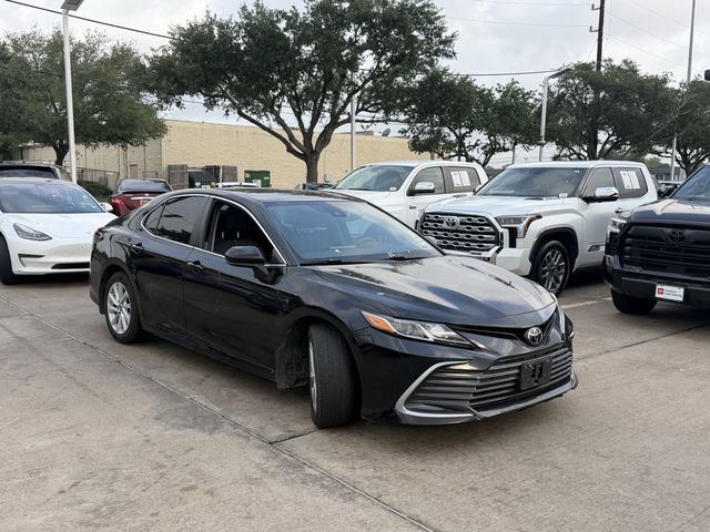 Used 2022 Toyota Camry LE FWD image 2