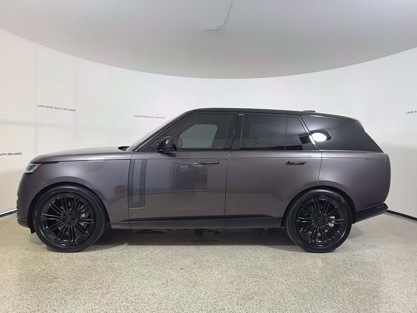New 2026 Land Rover Range Rover SE AWD/4WD image 2