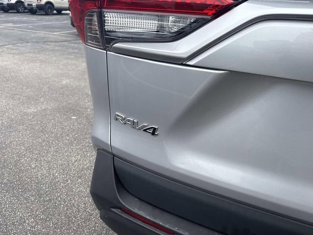 Used 2021 Toyota RAV4 XLE w/ Convenience Package AWD/4WD image 5