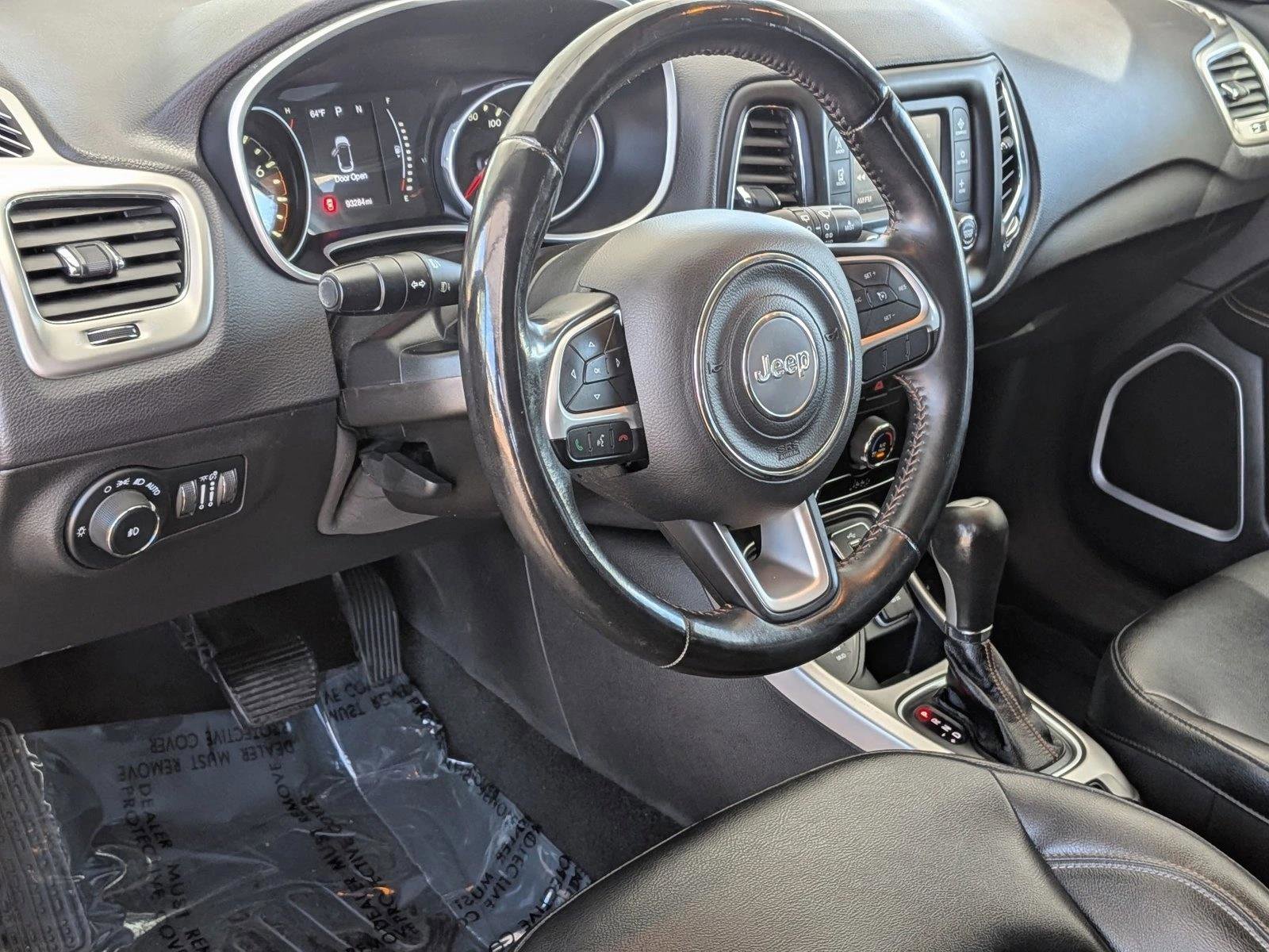 Used 2017 Jeep Compass Latitude AWD/4WD image 9