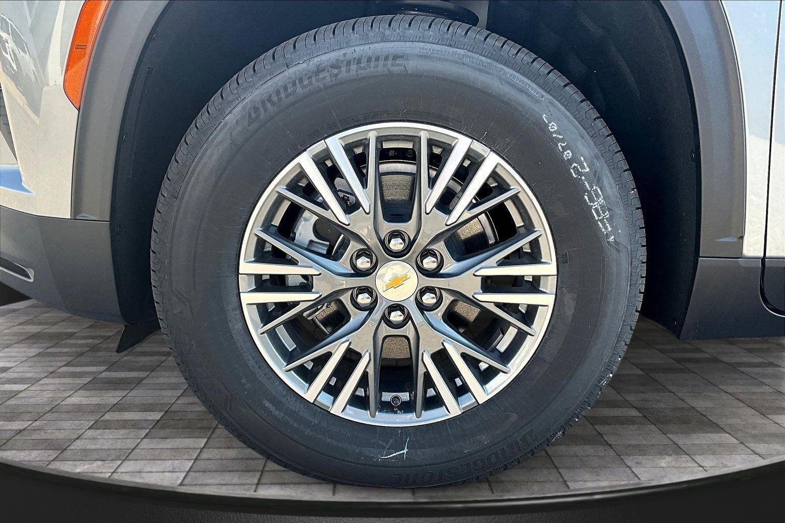 New 2026 Chevrolet Traverse LT image 18