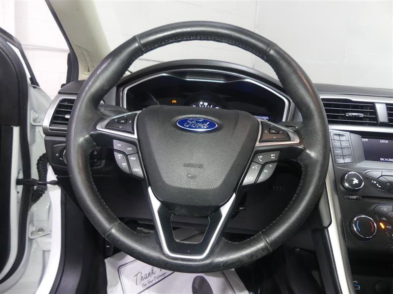 Used 2017 Ford Fusion SE w/ Equipment Group 601A image 29