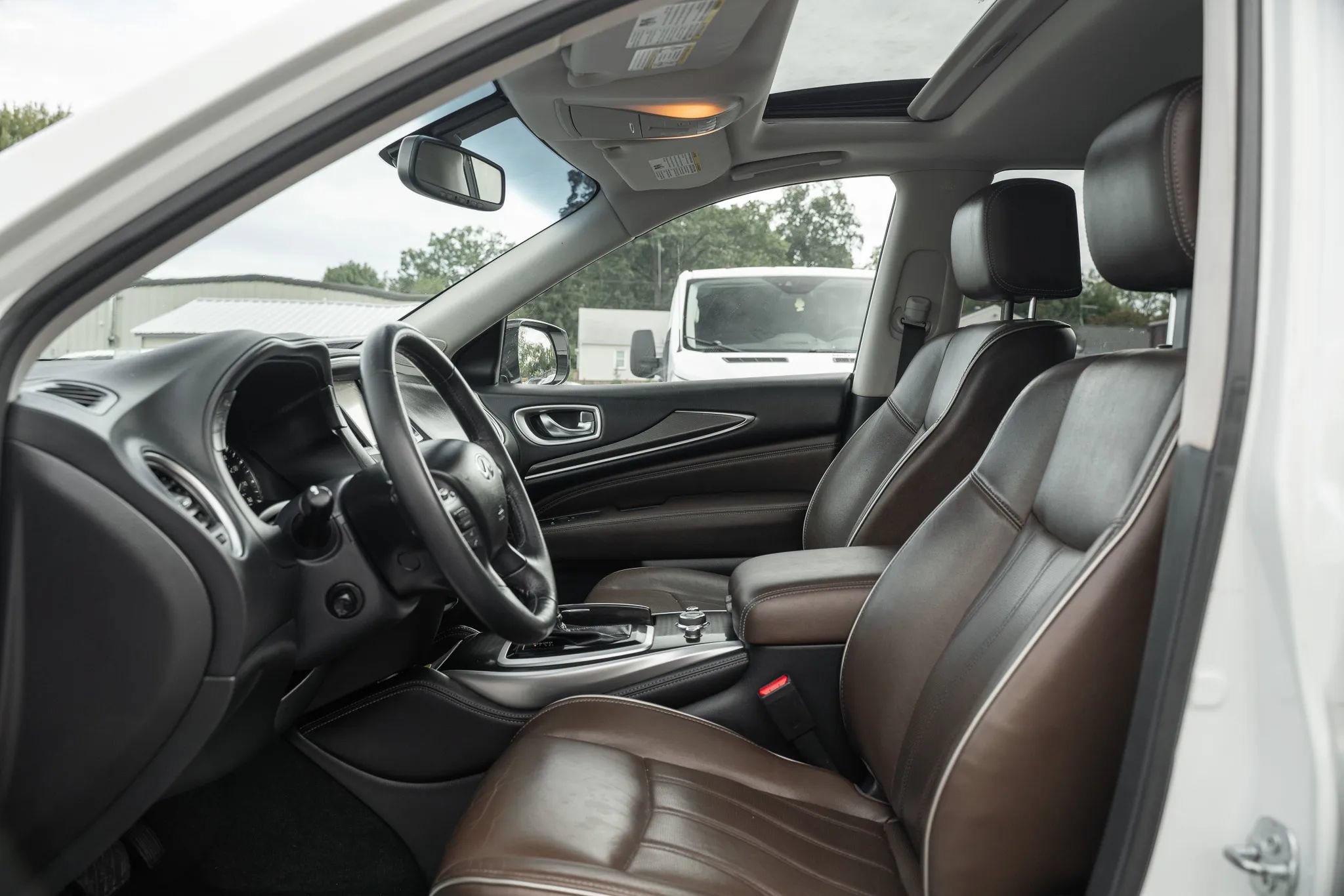 Used 2016 INFINITI QX60 Luxe w/ Premium Plus Package AWD/4WD image 7