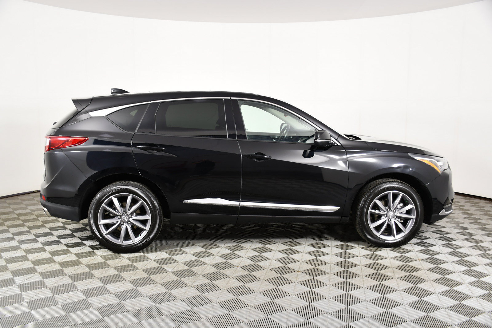 Certified 2024 Acura RDX SH-AWD w/ Technology Package image 5