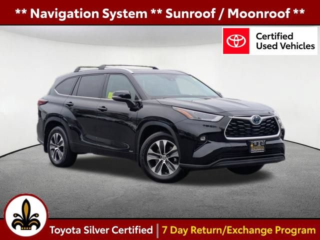 Certified 2024 Toyota Highlander XLE AWD/4WD image 1