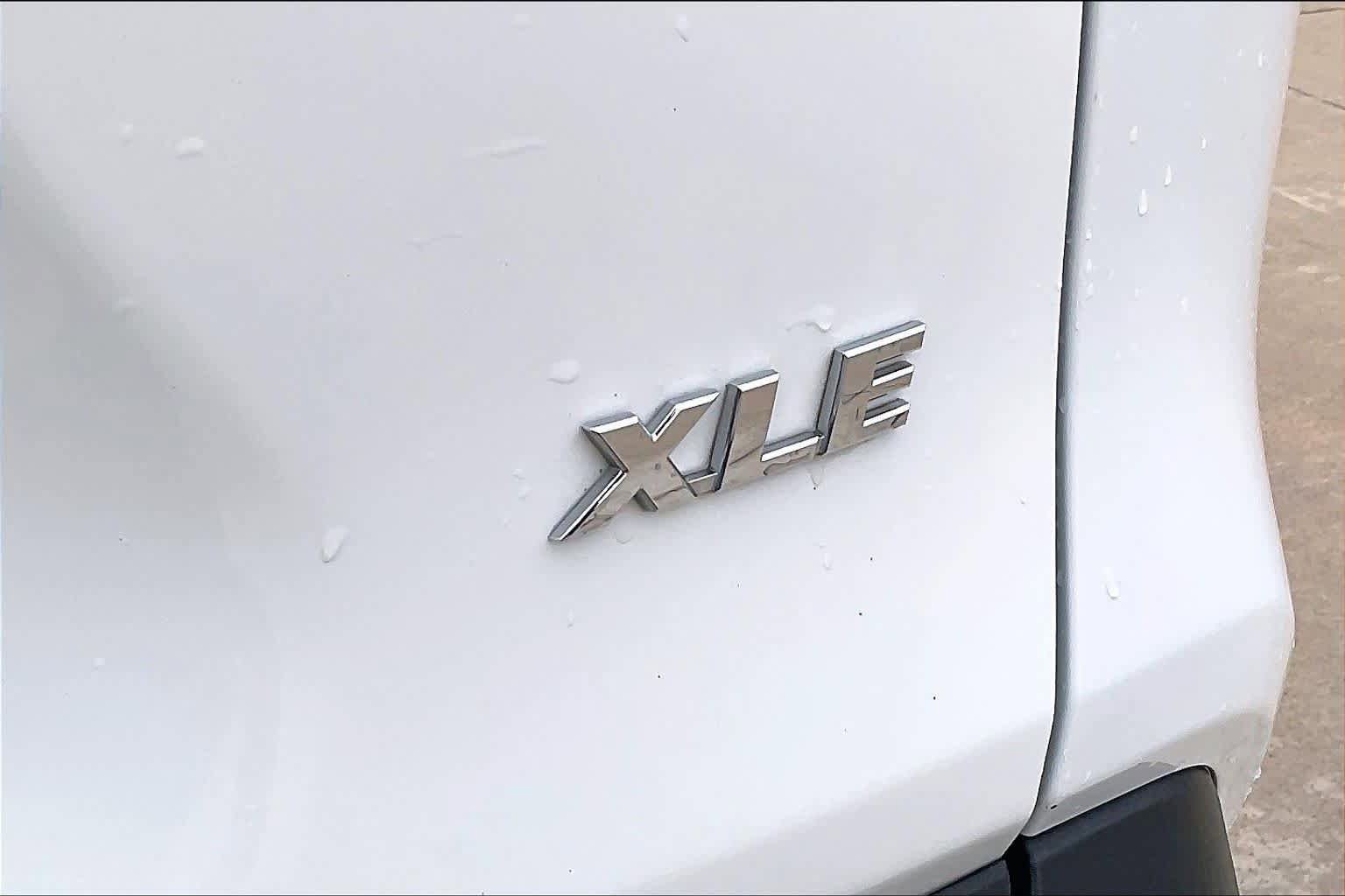 Used 2024 Toyota RAV4 XLE FWD image 8
