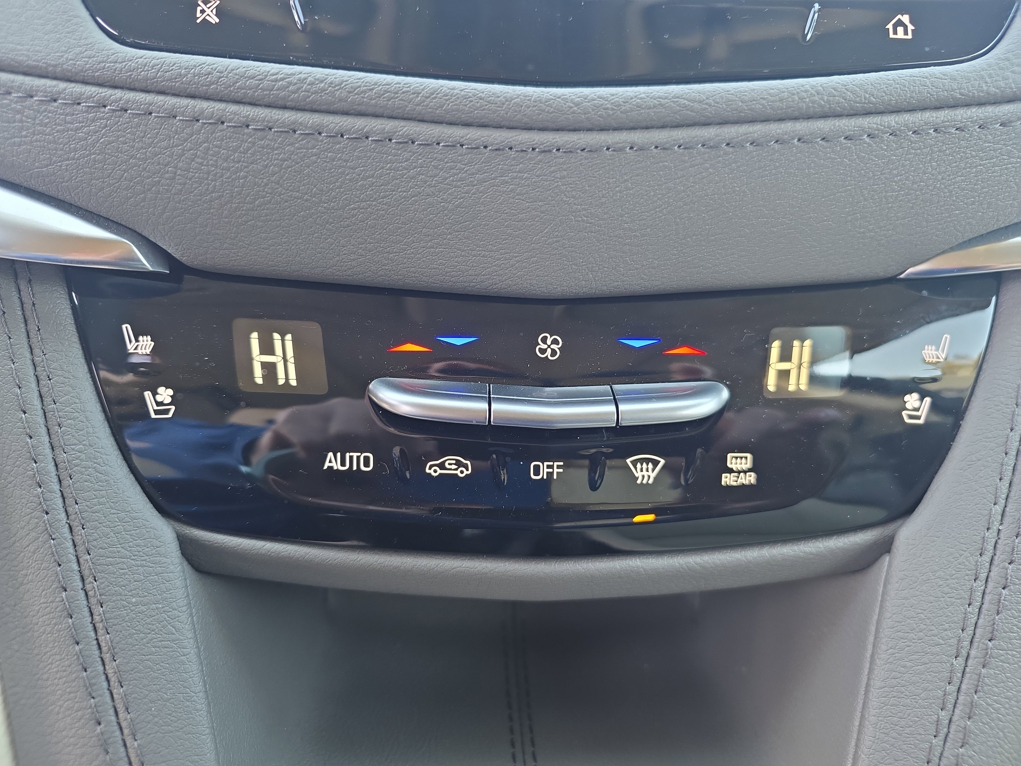 Used 2025 Cadillac XT5 Premium Luxury w/ Technology Package image 26