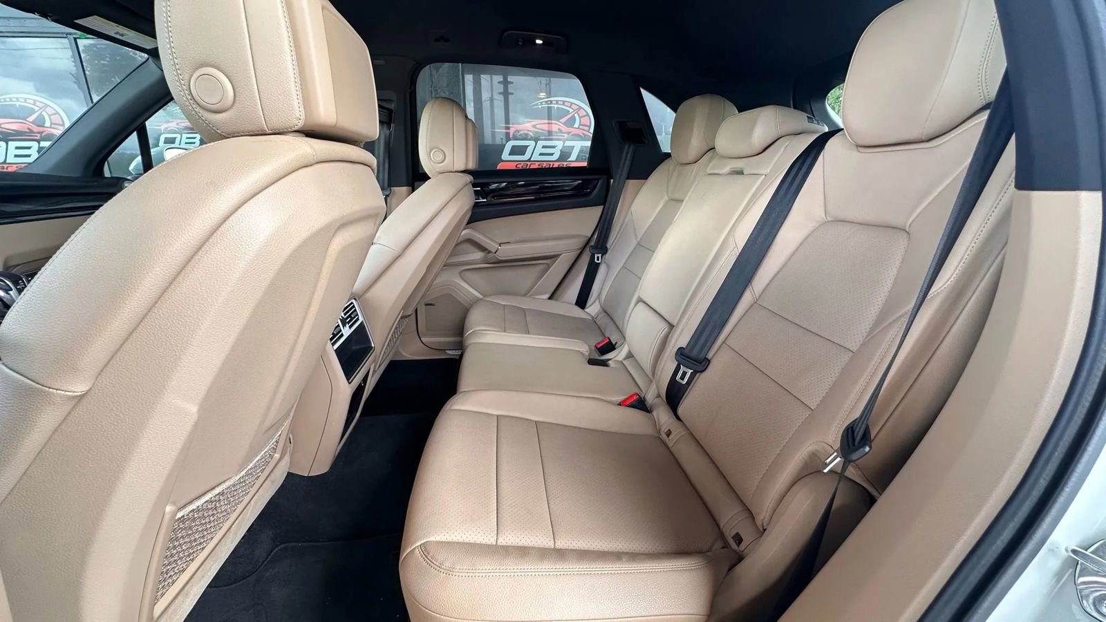 Used 2022 Porsche Cayenne image 11