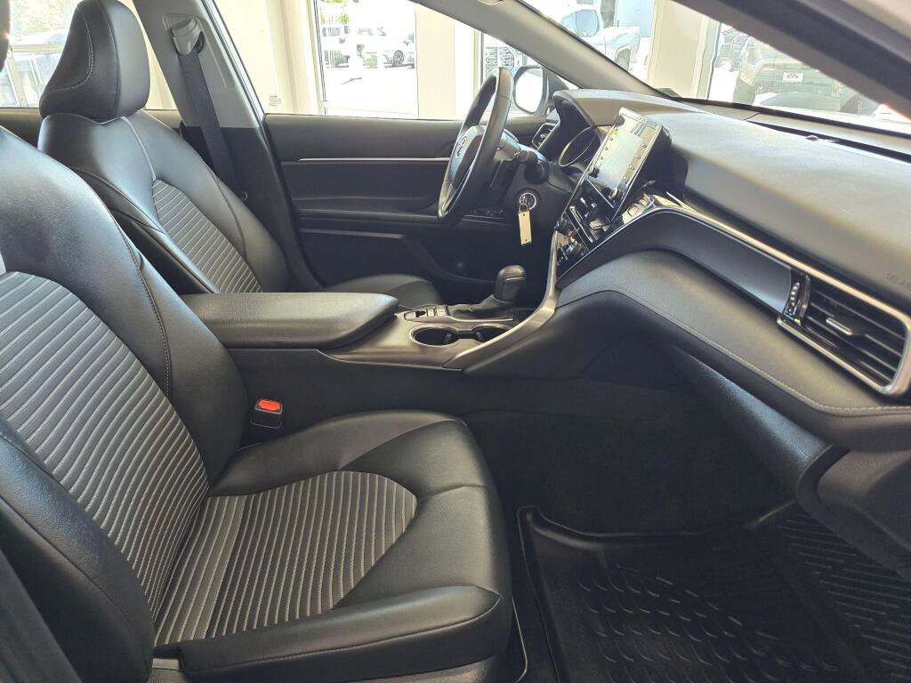 Used 2023 Toyota Camry SE AWD/4WD image 43