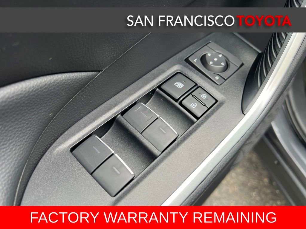 Used 2025 Toyota RAV4 XLE AWD/4WD image 37
