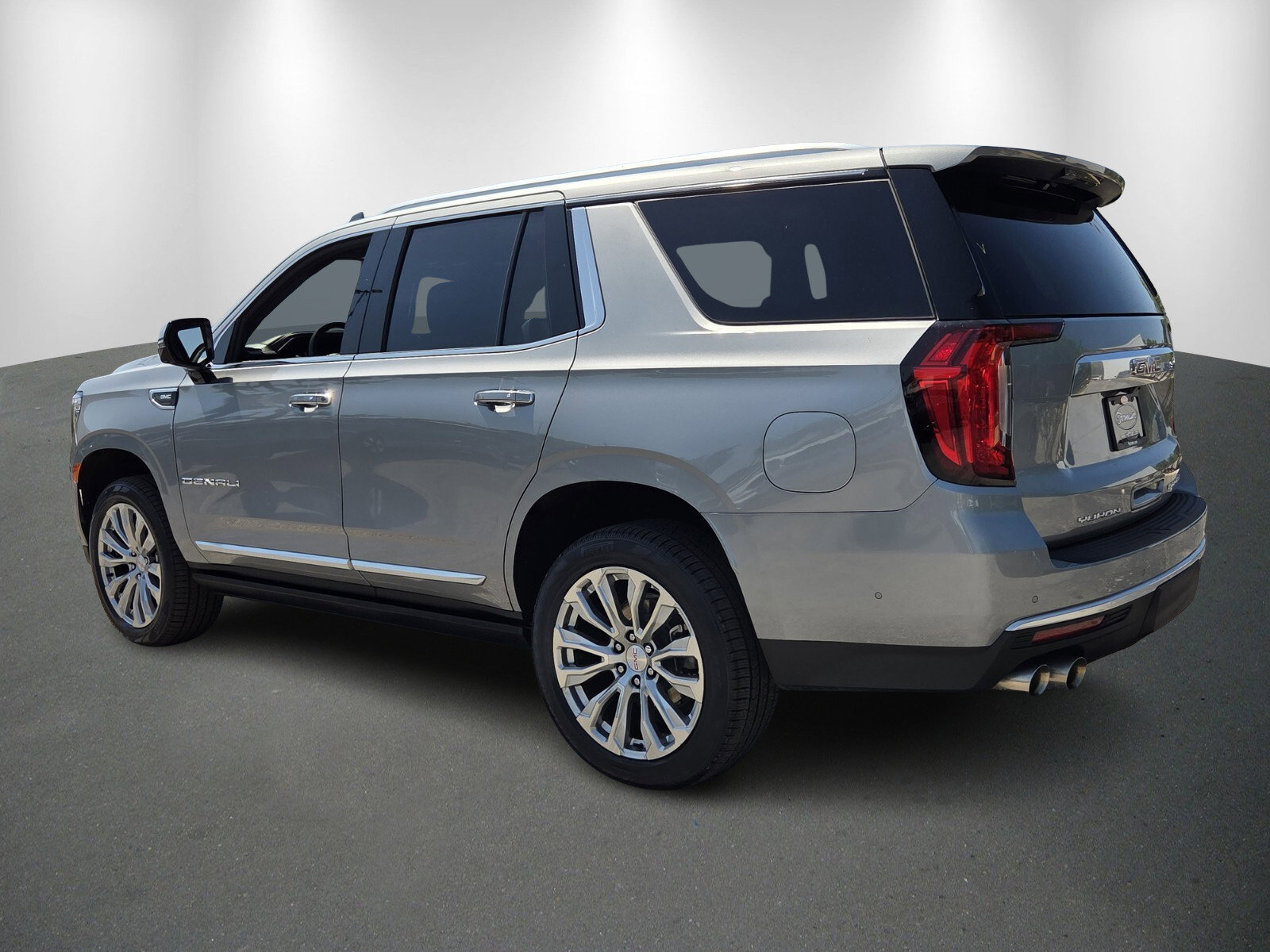 Used 2024 GMC Yukon Denali w/ Denali Reserve Package AWD/4WD image 5